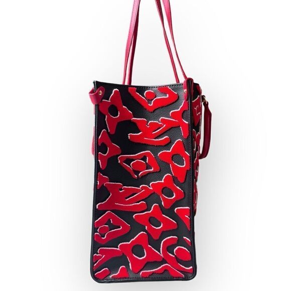 Louis Vuitton Tufted Monogram On The Go GM Limited Edition Tote - Picture 2 of 11